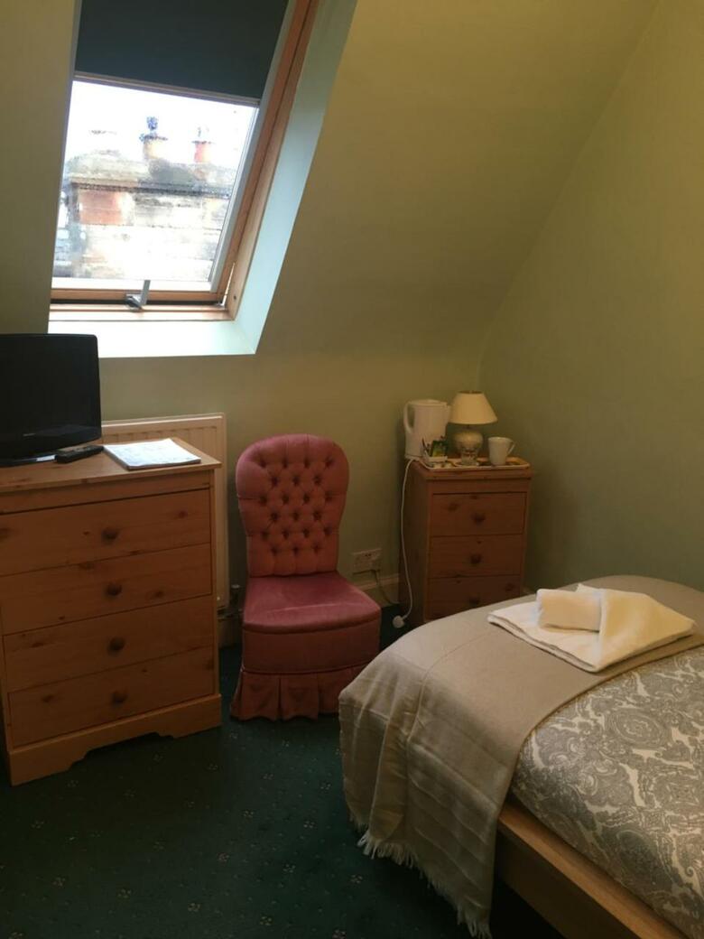 Hostal Airdenair Guest House