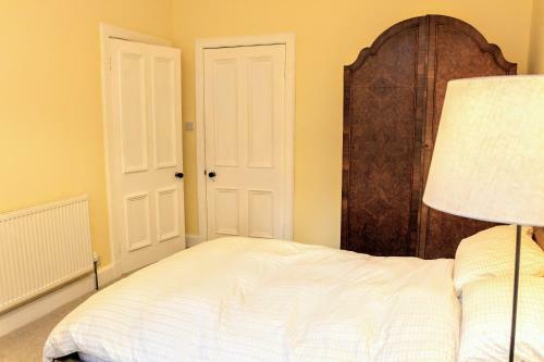 Modern Arthurs Seat Apartment - Sleeps 6