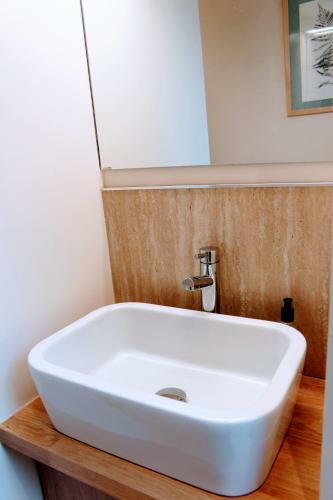 Modern Arthurs Seat Apartment - Sleeps 6