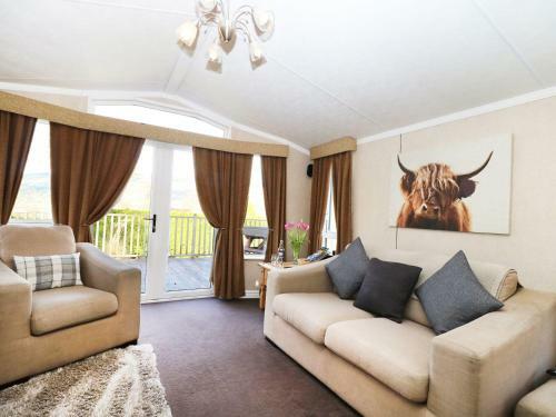 The Four Oaks Chalet