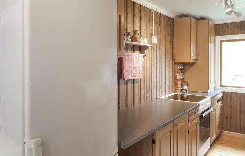 Holiday Home Farstad R�vhaugen