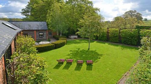Lovely Big Barn With Hot Tub