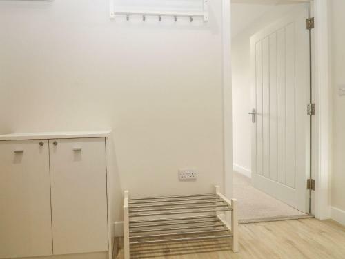 Apartment 2, Tyn-y-gongl