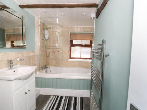 2 Tan Y Marian Uchaf, Benllech