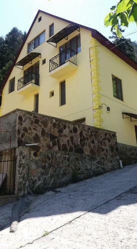 Hostal Guest House Borjomi Forest