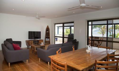 Apollo Jewel Beachfront Apartments
