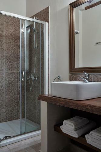 Hotel Nefeles Luxury Residences & Lounge