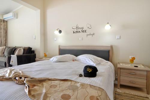 Apartamento Golden Fox Studios And Suites
