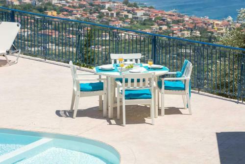 Neochori Villa Sleeps 4 Air Con Wifi