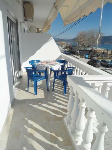 Leonidas Apartments