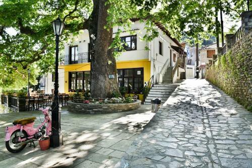 Hostal Thalia Traditional Guest House
