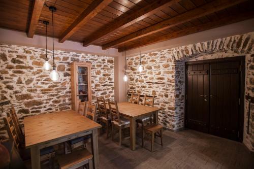 Hostal Thalia Traditional Guest House