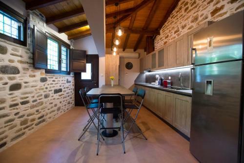 Hostal Thalia Traditional Guest House