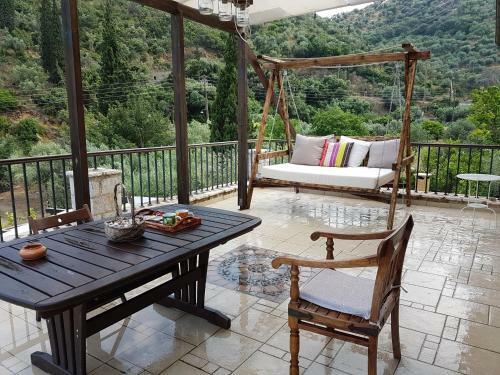 Villa Leonidio Stone House