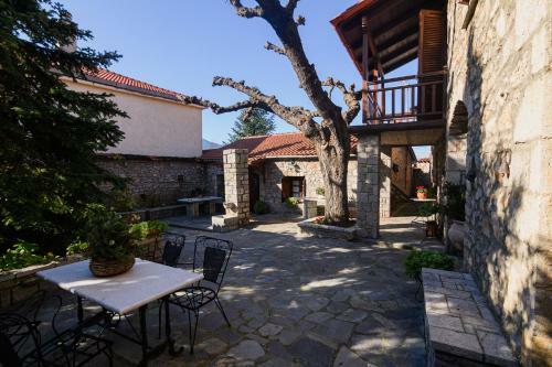 Hostal Guesthouse Karahalios