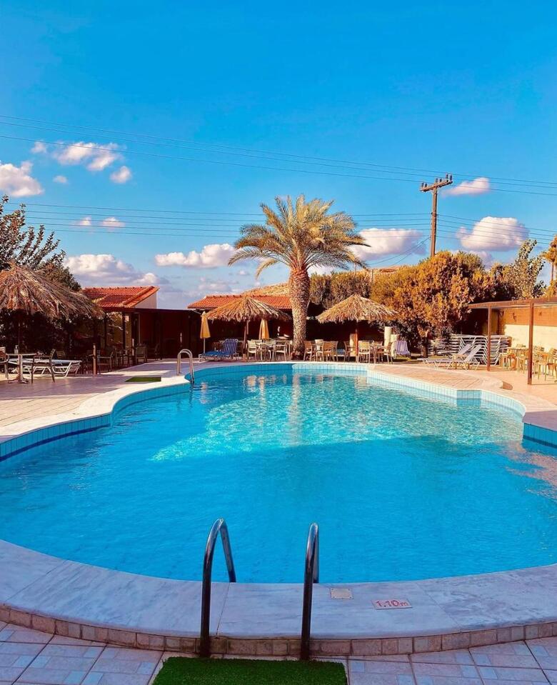 Karteros Hotel