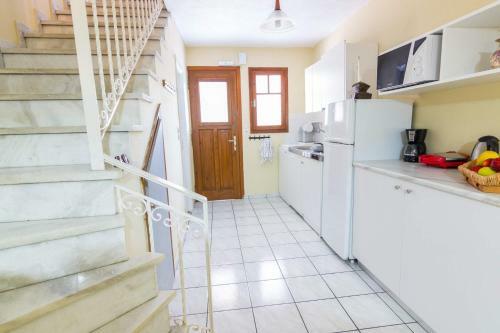 Stathopoulos Apartments