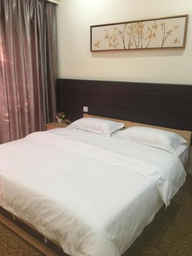 Guilin Twelve Beach Holiday Hotel