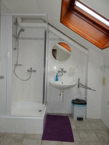 Hostal Penzion - Restaurant Sportturia