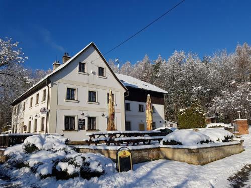 Hostal Penzion - Restaurant Sportturia