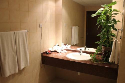 Al Thuriah Hotel Apartment