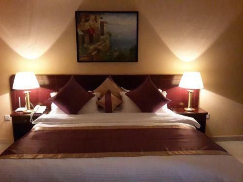 Royal Gardens Hotel