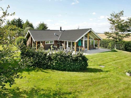 Three-bedroom Holiday Home In Roslev 7