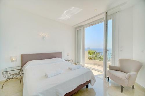 Brand New Three-bedroom Sea View Apartment