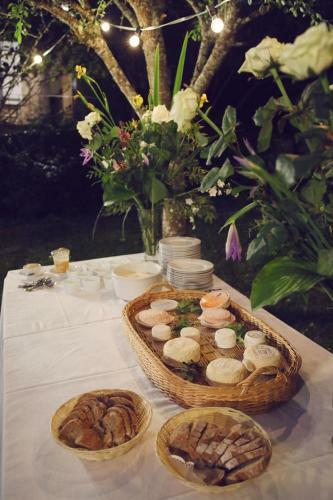 Agroturismo Chatel-gerard Chateau Sleeps 20 Pool Wifi