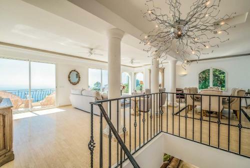 Espero-pax Villa Sleeps 8 Air Con Wifi