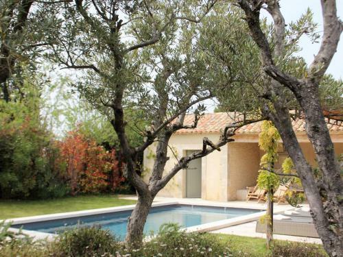 Tasteful Villa In Eygalieres With Private Pool