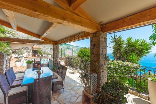 Eze Villa Sleeps 10 Pool Air Con Wifi