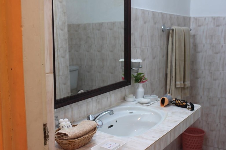 Hotel Ratnaloka Tour Inns
