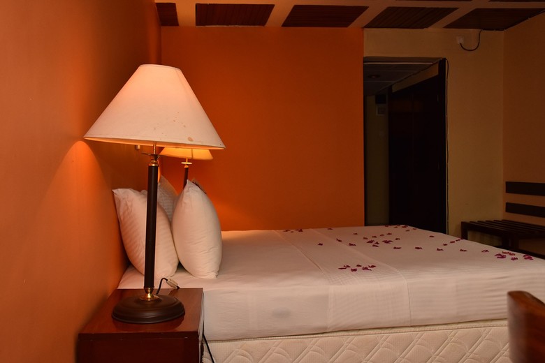 Hotel Ratnaloka Tour Inns
