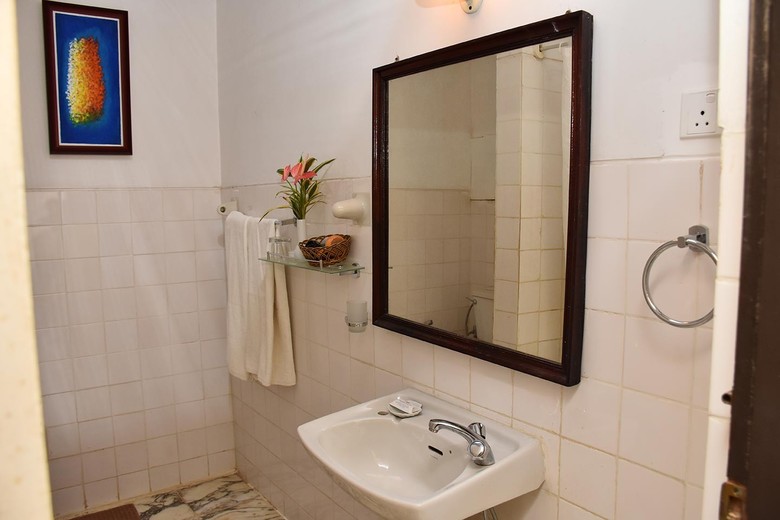 Hotel Ratnaloka Tour Inns