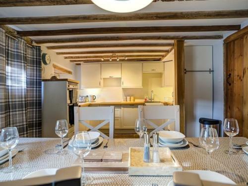Hollytree Cottage, Chipping Norton