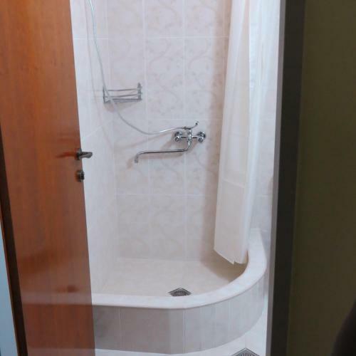 Hostal Tvishi Guest House
