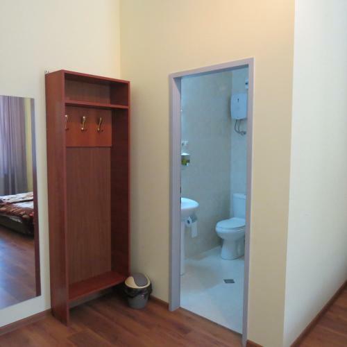 Hostal Tvishi Guest House