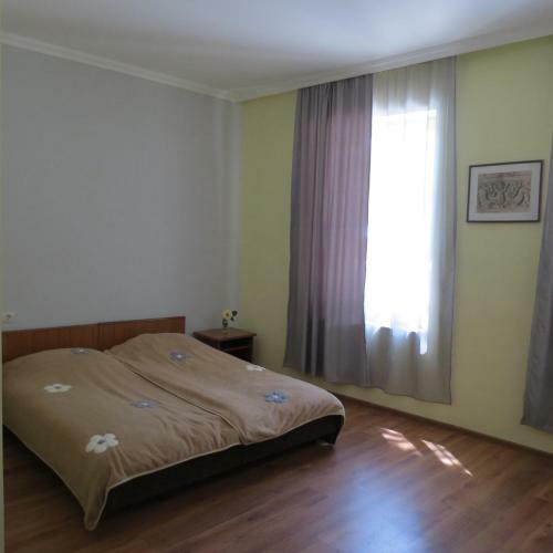 Hostal Tvishi Guest House