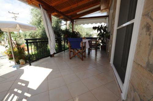 Kiriakos Holiday Home