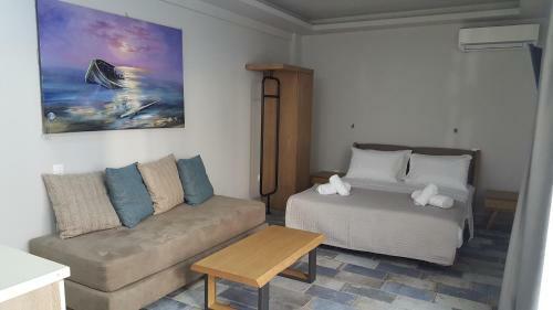 Sunshine Pool Apartment