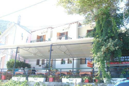 Hostal Nissaki Guesthouse