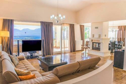 Katsikia Villa Sleeps 8 Air Con Wifi