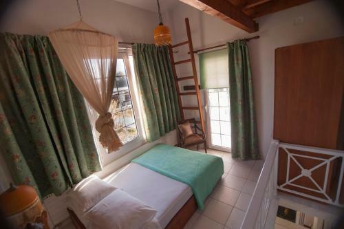 Hostal Nicolas Village Club