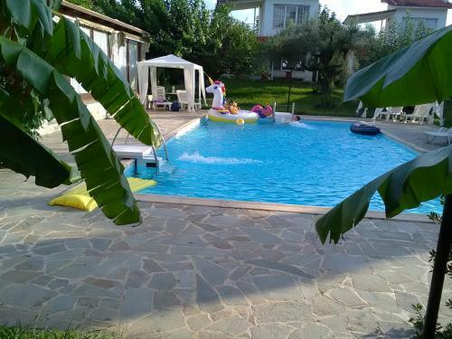 Hostal Nicolas Village Club