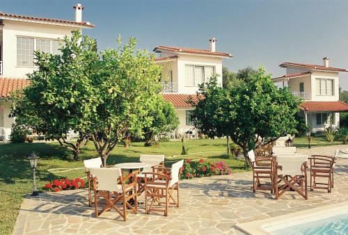Hostal Nicolas Village Club