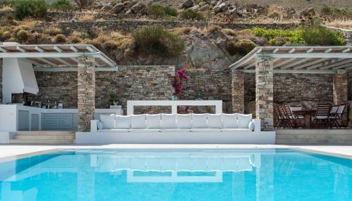 Paros Villa Sleeps 13 Pool Air Con Wifi