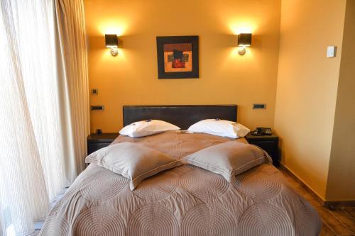 Hostal Vathyskia Guesthouse