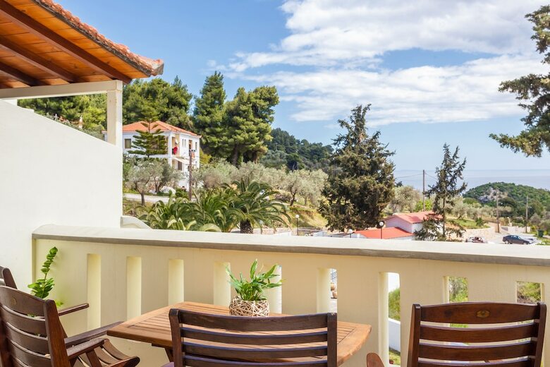Stafylos Suites & Boutique Hotel