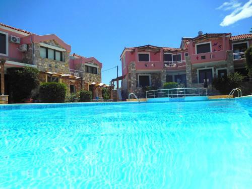 Aeolis Apartments & Studios